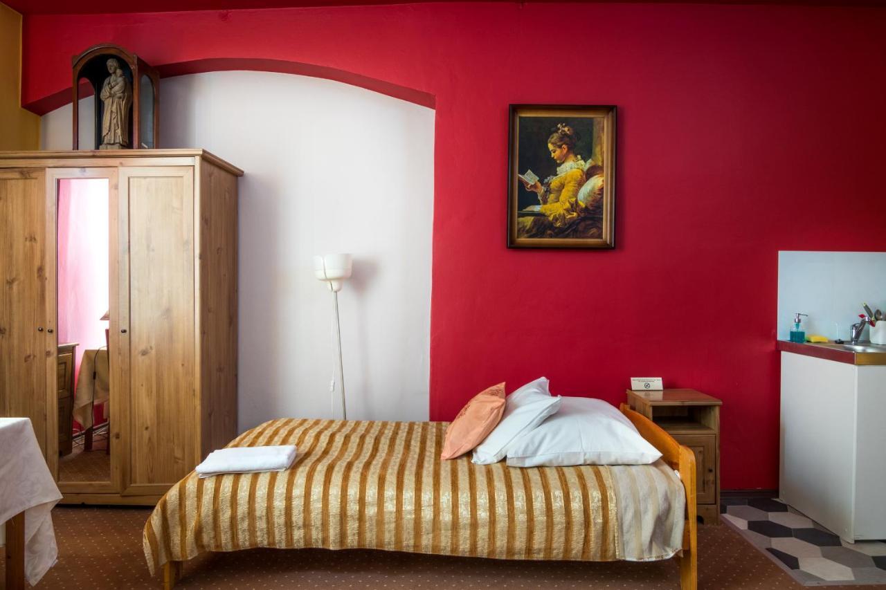 Goscinne Unikat - Self Check In Homestay Krakow